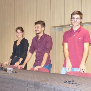 Trois des élèves de Terminale en Bac Pro Commerce à l'Ecole des Métiers de Tarbes